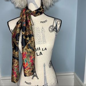 Beautiful chain and floral Vintage Scarf